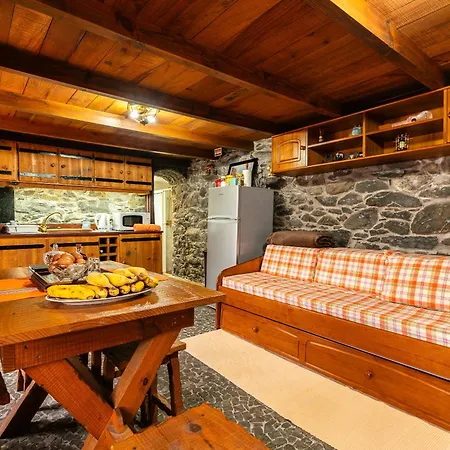 King's House - Centennial House * Ribeira do Raposo