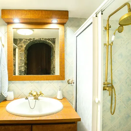 King's House - Centennial House