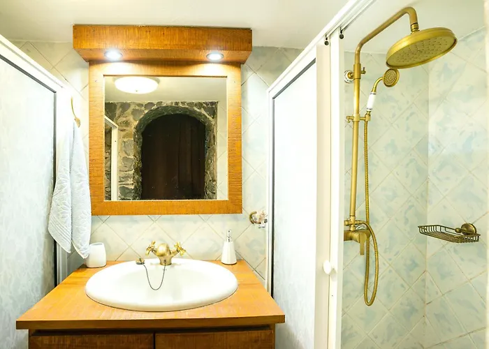 King's House - Centennial House